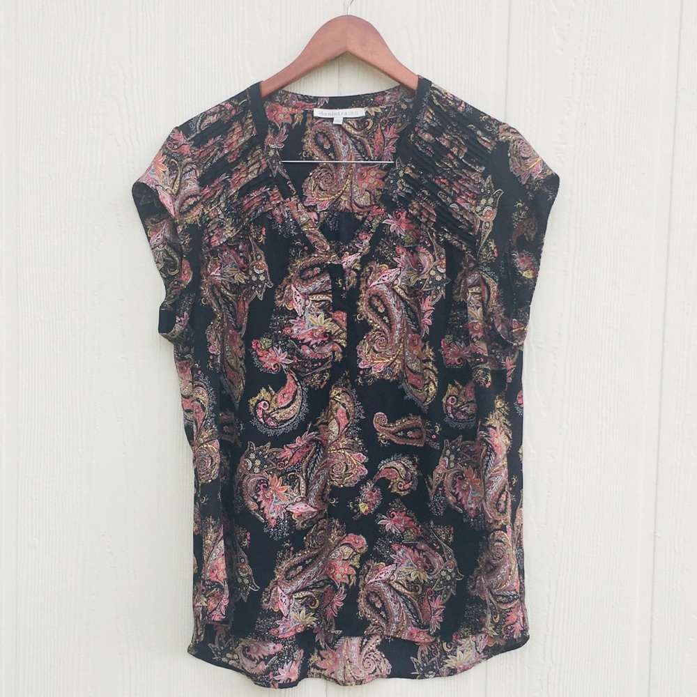 Daniel Rainn Top